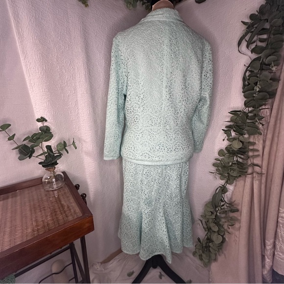 Jones Wear Women’s Lined Lace Mint Green Skirt Set Size 14 - Picture 2 of 16